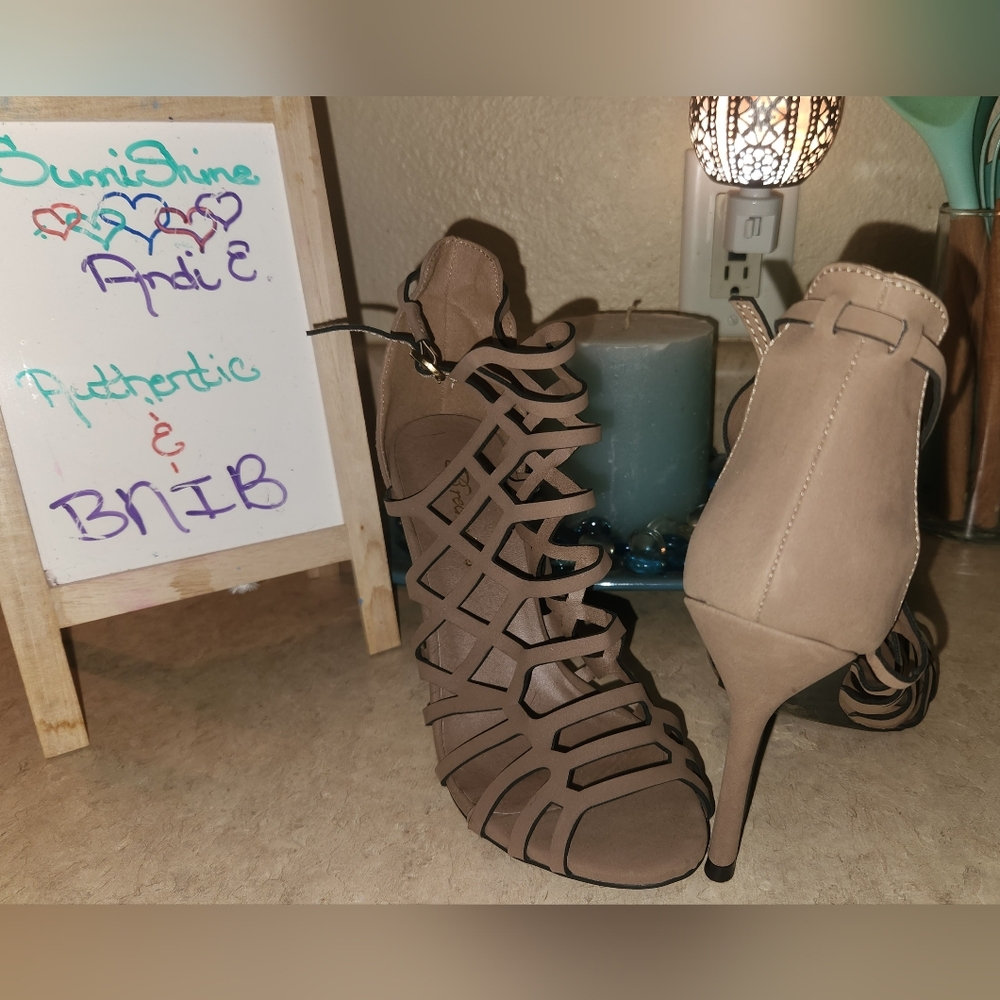 Breckelle's Geometric Cutout Stiletto Peep Toe Sandal, NATURAL, SZ: 5.5 ~ NWOT